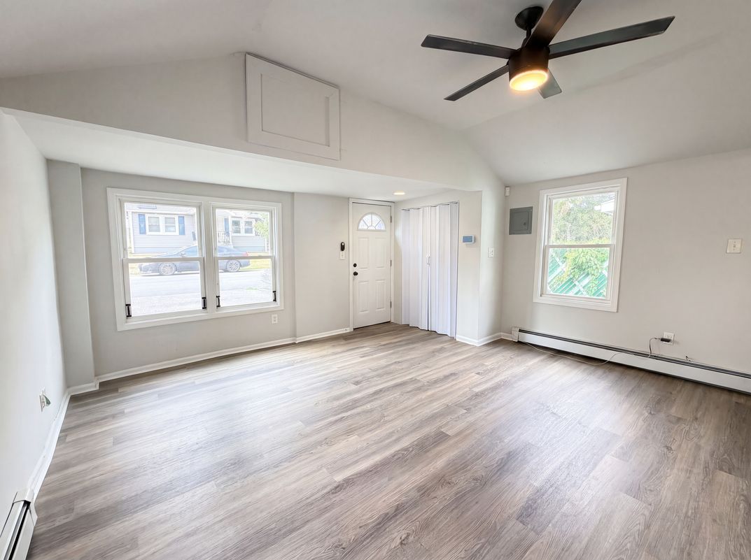 Photo 8 of 13 of 936 Grove Ave, Laurence Harbor, NJ