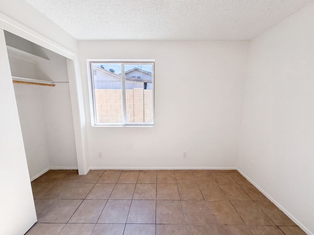 Photo 12 of 27 of 5617 W Hatcher Rd, Glendale, AZ
