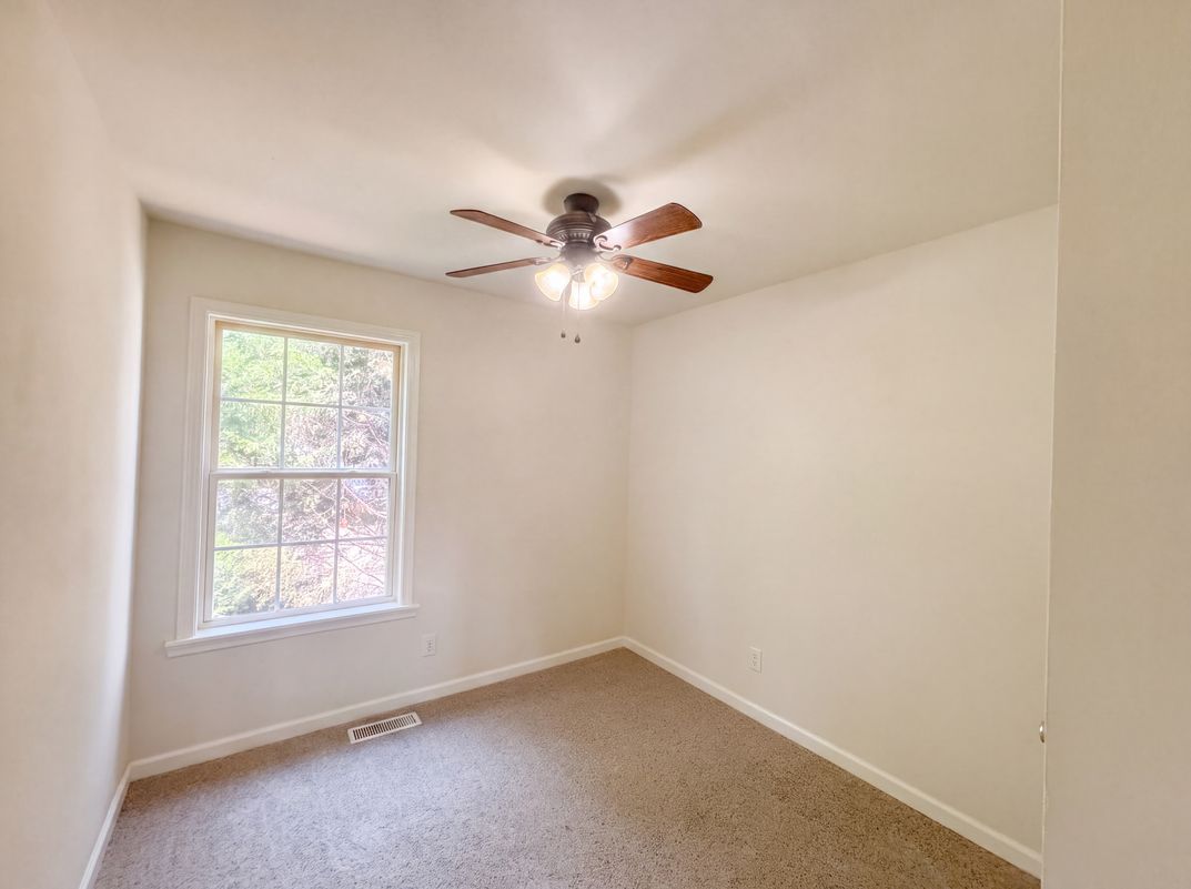 Photo 8 of 18 of 82 Cedar Ridge Dr, Pacific, MO