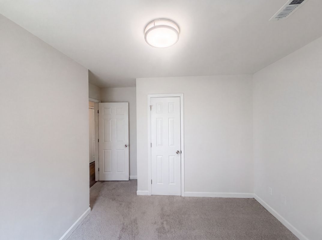 Photo 11 of 17 of 2110 Carlisle Way, High Point, NC