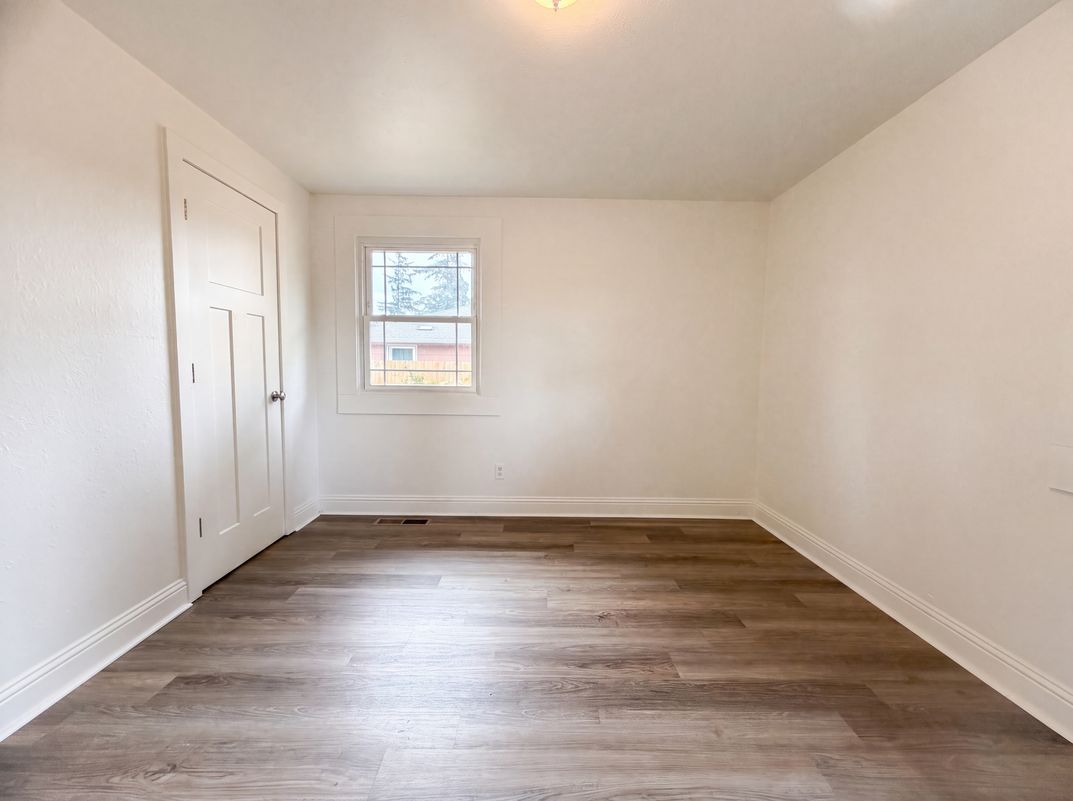 Photo 11 of 16 of 11650 NE Glisan St, Portland, OR