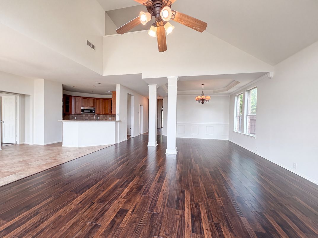 Photo 8 of 25 of 1756 Hidden Brook Dr, Grand Prairie, TX