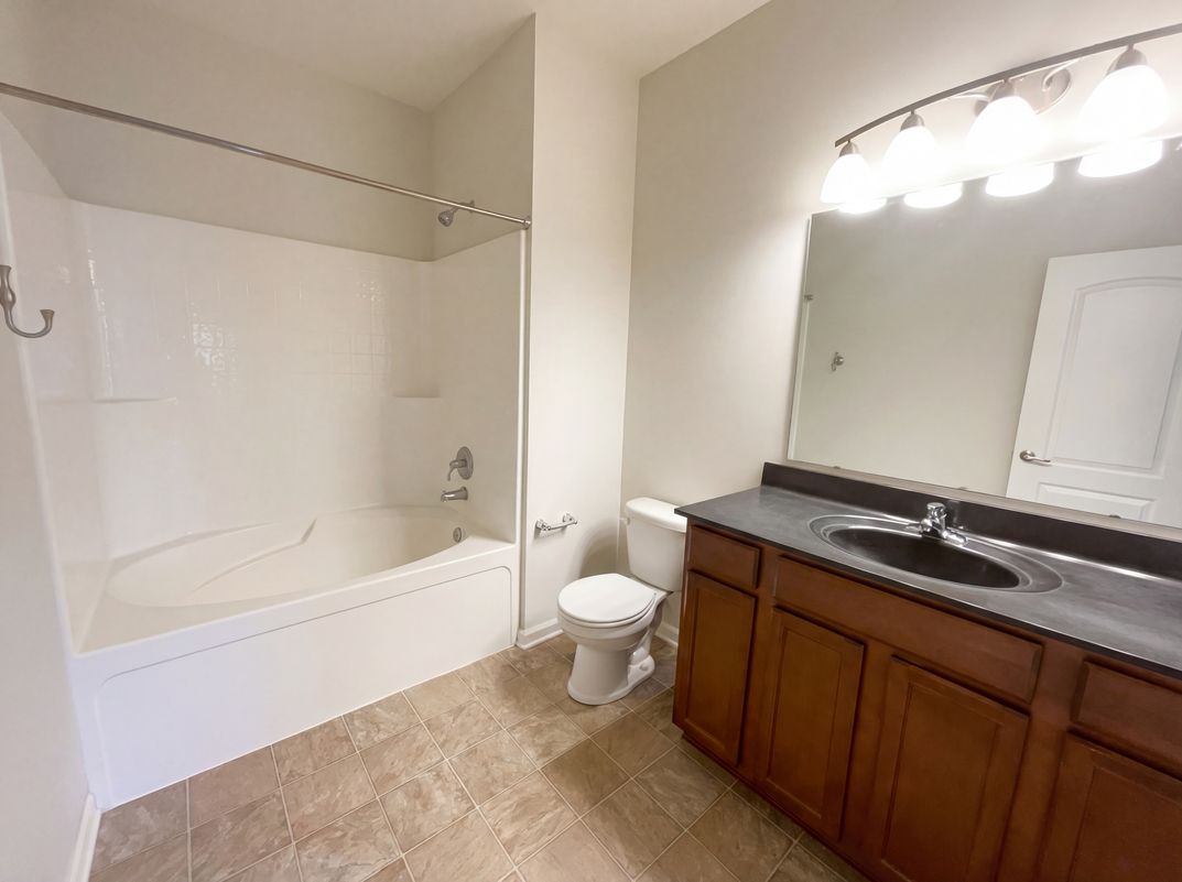 Photo 6 of 18 of 7118 Langham Ct, Indianapolis, IN