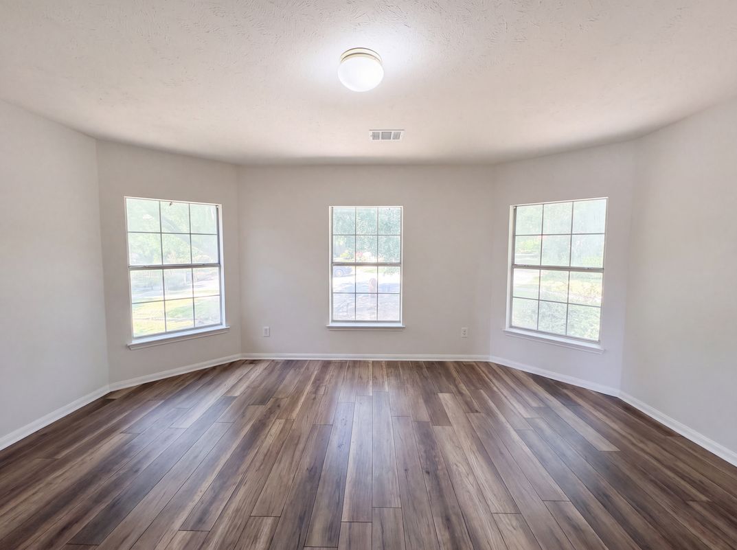 Photo 11 of 26 of 1231 Jeanette Way, Carrollton, TX