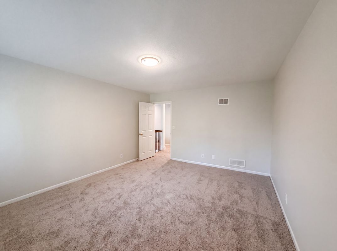 Photo 17 of 34 of 6003 N Cosby Ct, Kansas City, MO