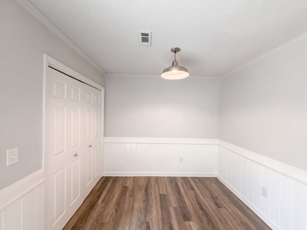 Photo 6 of 16 of 4305 Kaplan Dr, Raleigh, NC