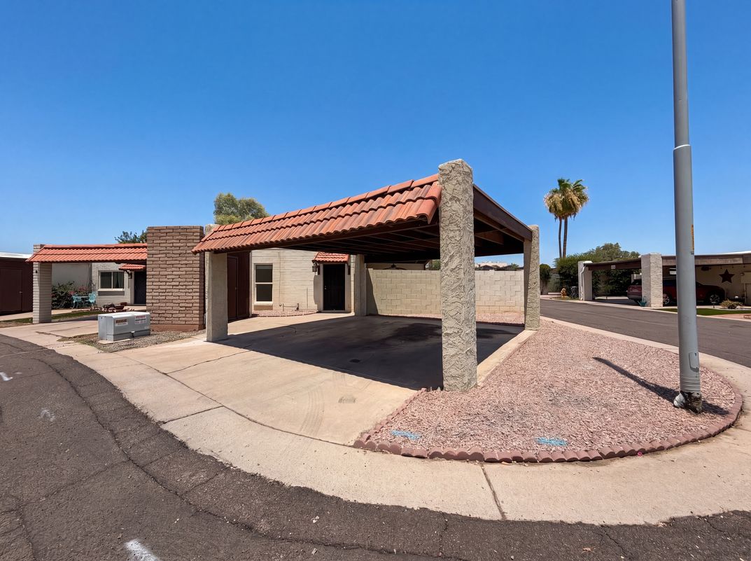 Property photo 1 of 1725 N Date Unit 70