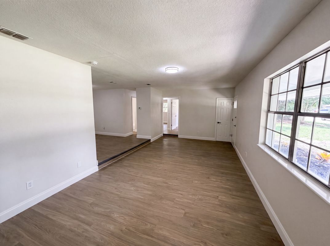 Photo 13 of 23 of 585 Hewett Dr, Orlando, FL