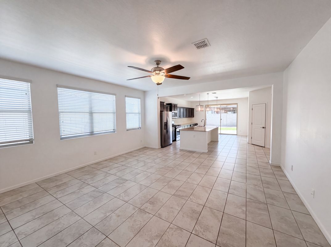 Photo 6 of 29 of 4127 S 97th Dr, Tolleson, AZ