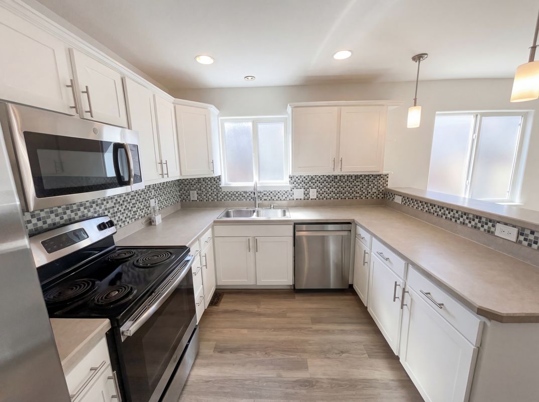 Photo 7 of 20 of 9686 Fairwood St, Littleton, CO