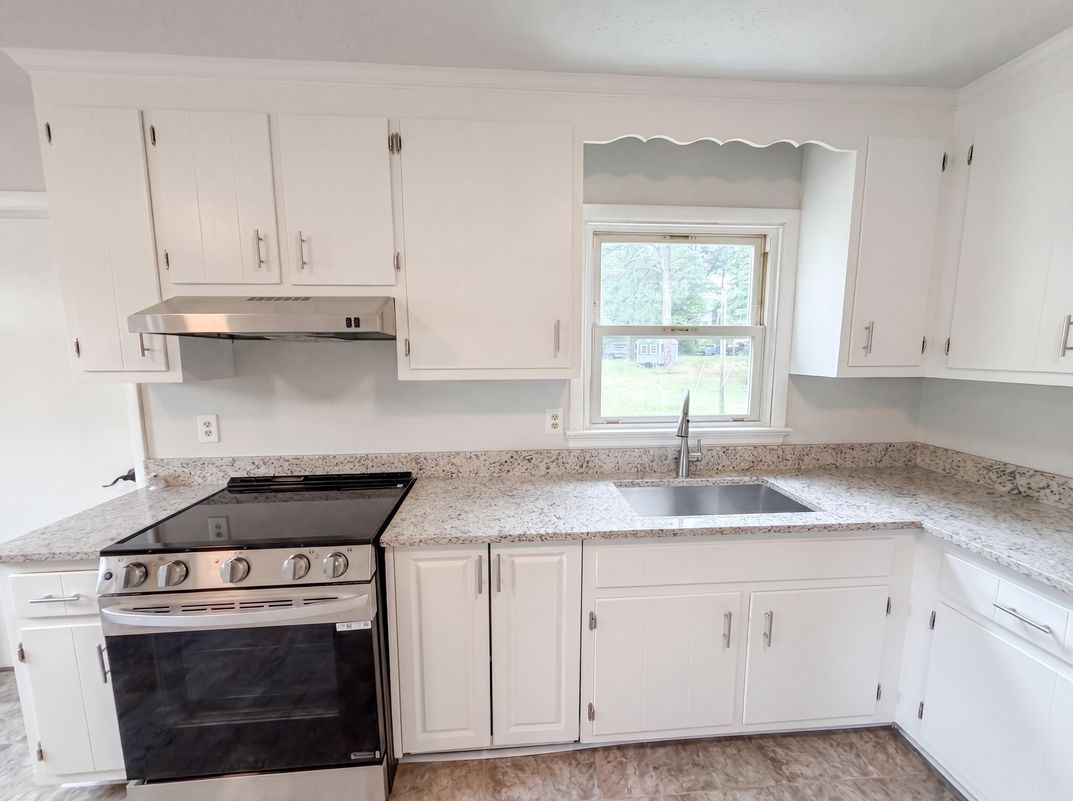 Photo 8 of 17 of 7397 Shady Grove Rd, Mechanicsville, VA