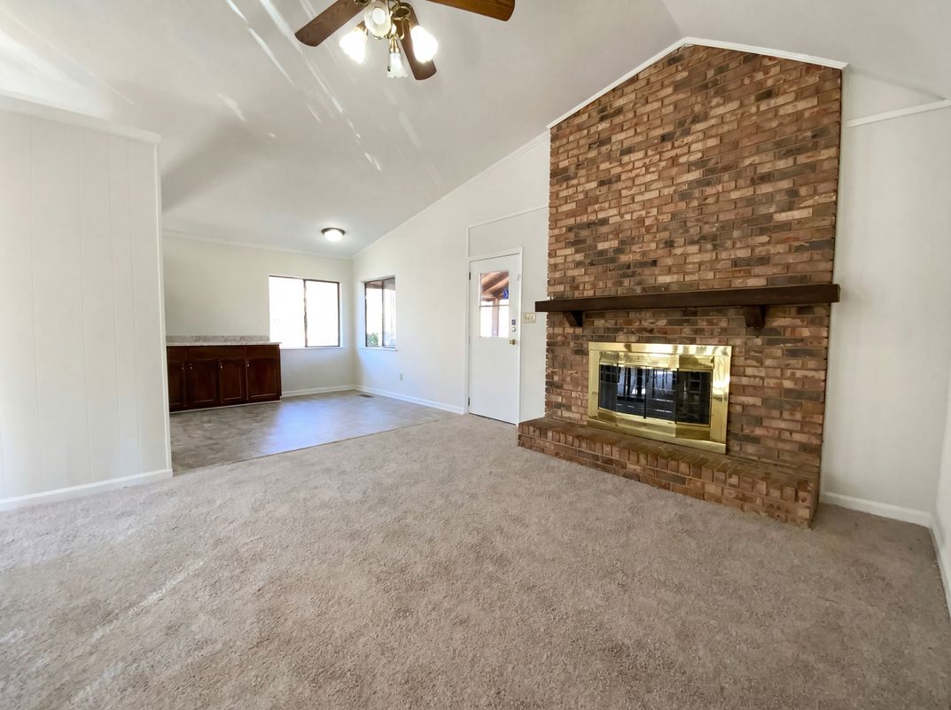 Photo 3 of 22 of 1111 3rd Ln, Pleasant Grove, AL