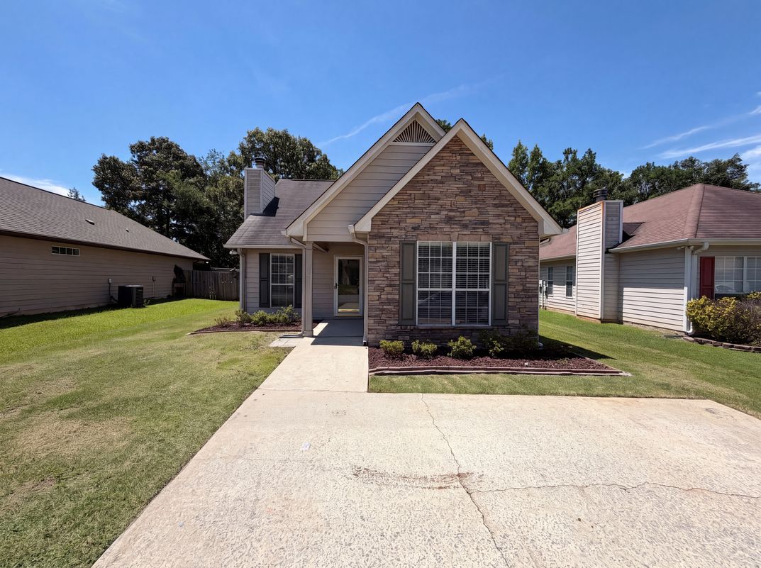 Property photo 1 of 151 Carrington Ln
