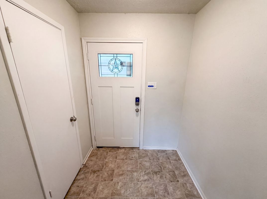 Photo 6 of 19 of 17110 Golf Club Dr, Crosby, TX