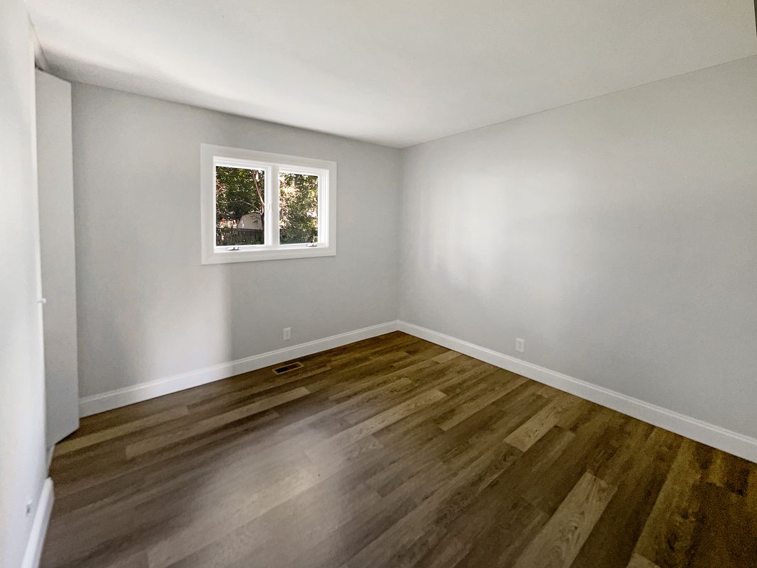 Photo 5 of 22 of 8040 Goldenrod Ct, Indianapolis, IN