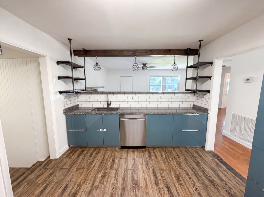 Photo 7 of 28 of 1017 Morrell Rd, Knoxville, TN