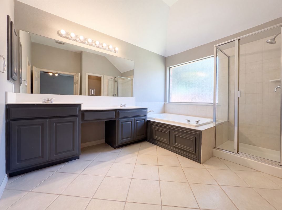 Photo 11 of 20 of 2601 Whispering Trl, Little Elm, TX