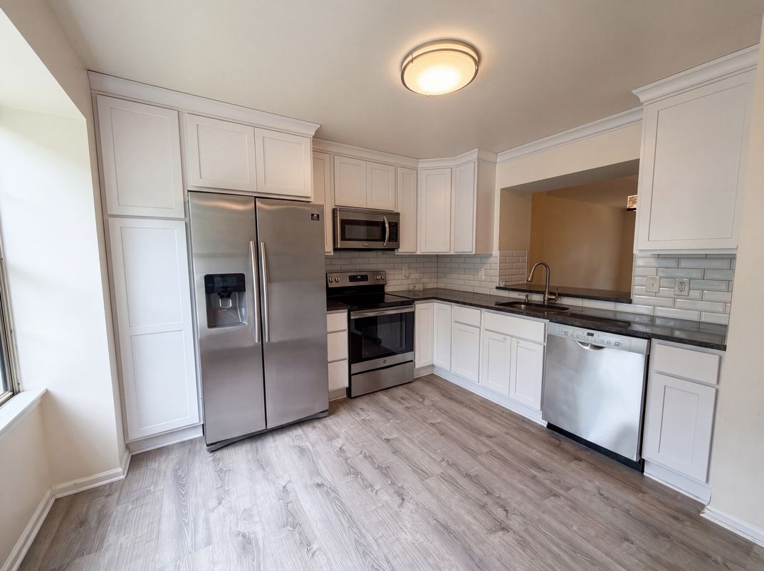 Photo 8 of 48 of 8641 Centerton Ln, Manassas, VA