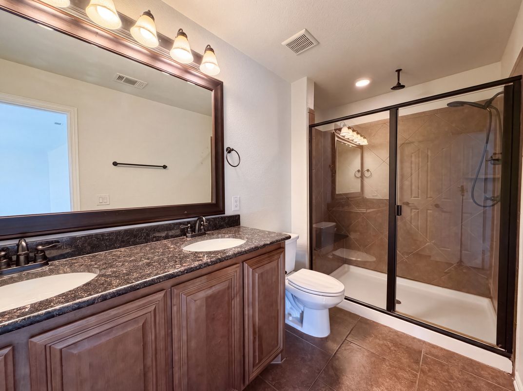 Photo 13 of 22 of 830 Graham Dr, Burleson, TX