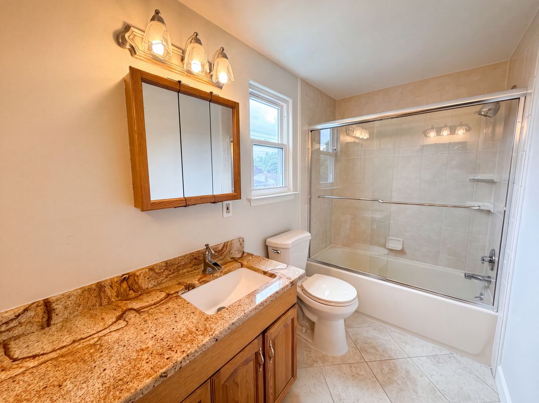 Photo 12 of 19 of 14729 Moran Rd, Allen Park, MI