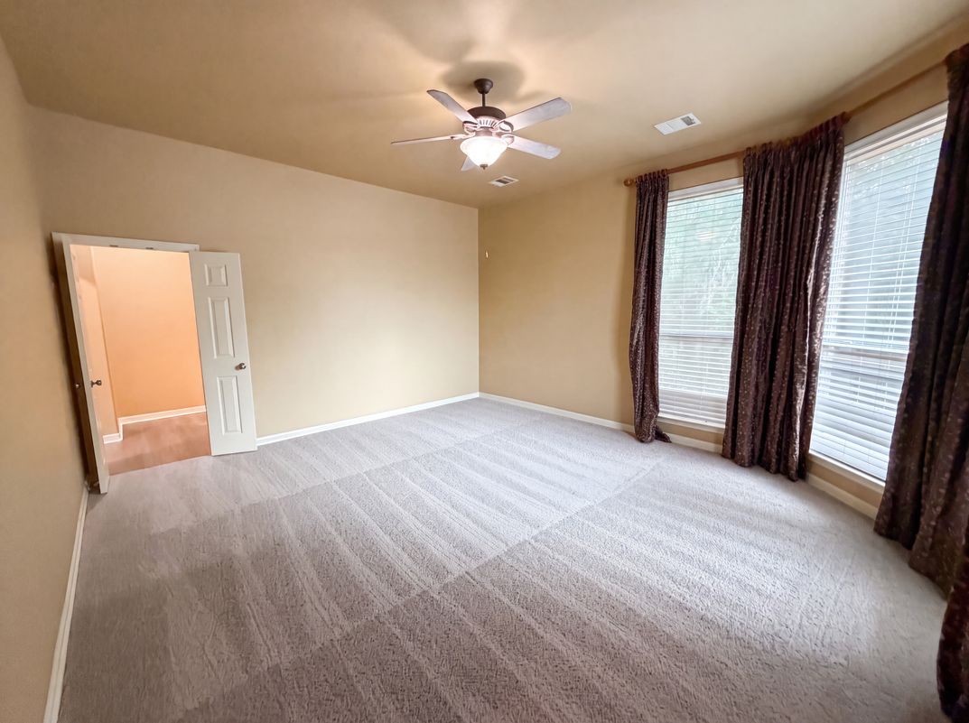 Photo 4 of 26 of 1724 Westend Pl, Round Rock, TX