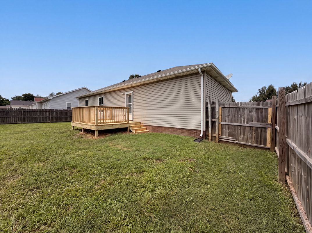 Photo 15 of 17 of 234 Grassmire Dr, Clarksville, TN