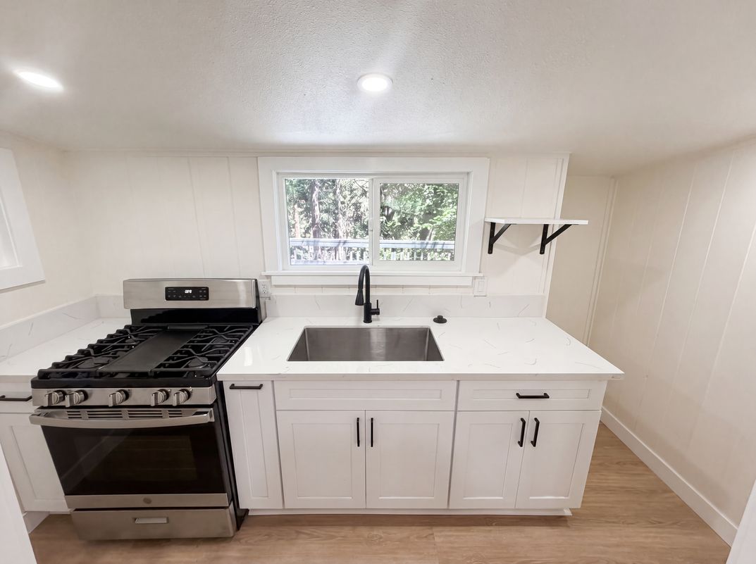 Photo 8 of 24 of 982 Oak Dr, Crestline, CA