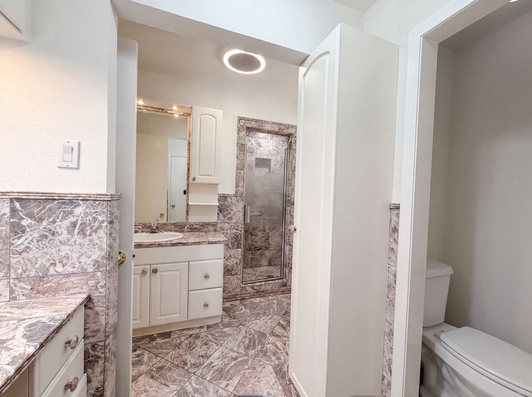 Photo 19 of 24 of 725 Ridgecrest Dr, Irving, TX