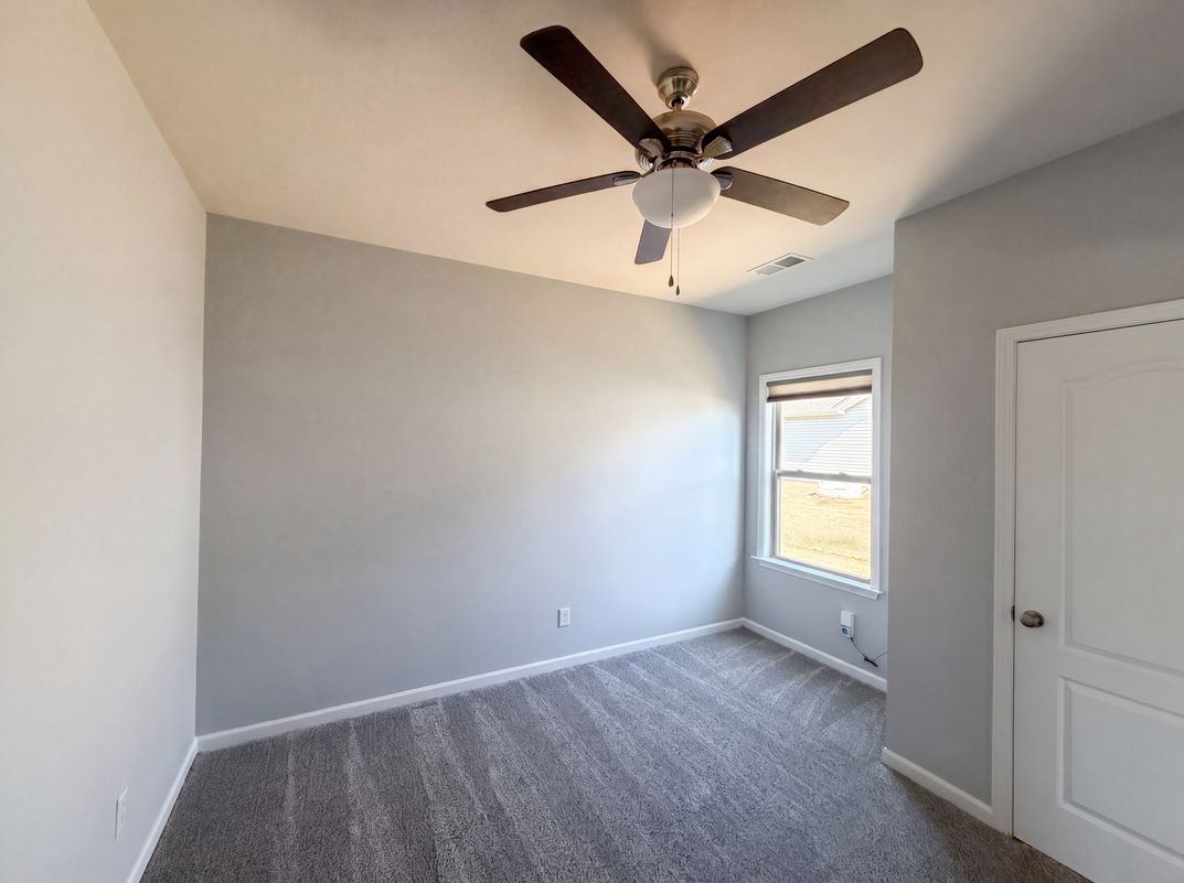 Photo 13 of 23 of 1305 Ivey Grove Ct, Fuquay Varina, NC