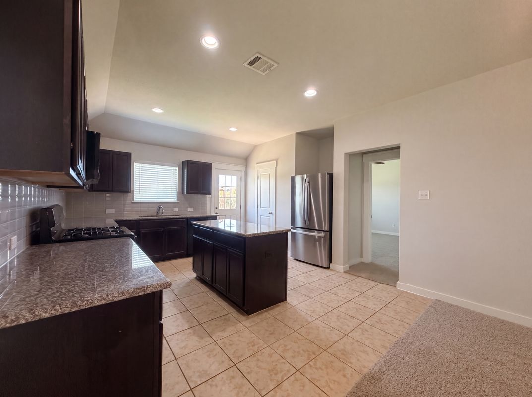 Photo 9 of 21 of 5909 Urbano Bnd, Round Rock, TX