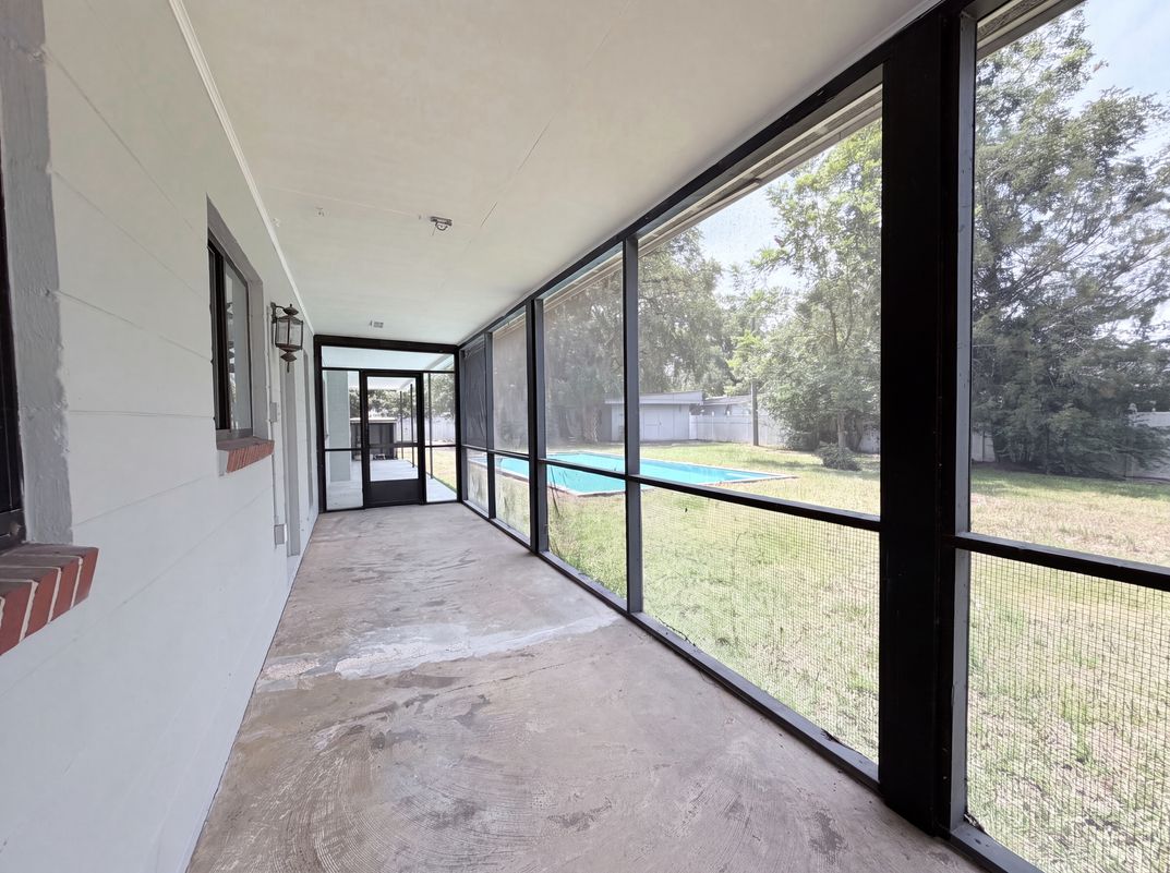 Photo 16 of 21 of 1605 Raiford Rd, Starke, FL