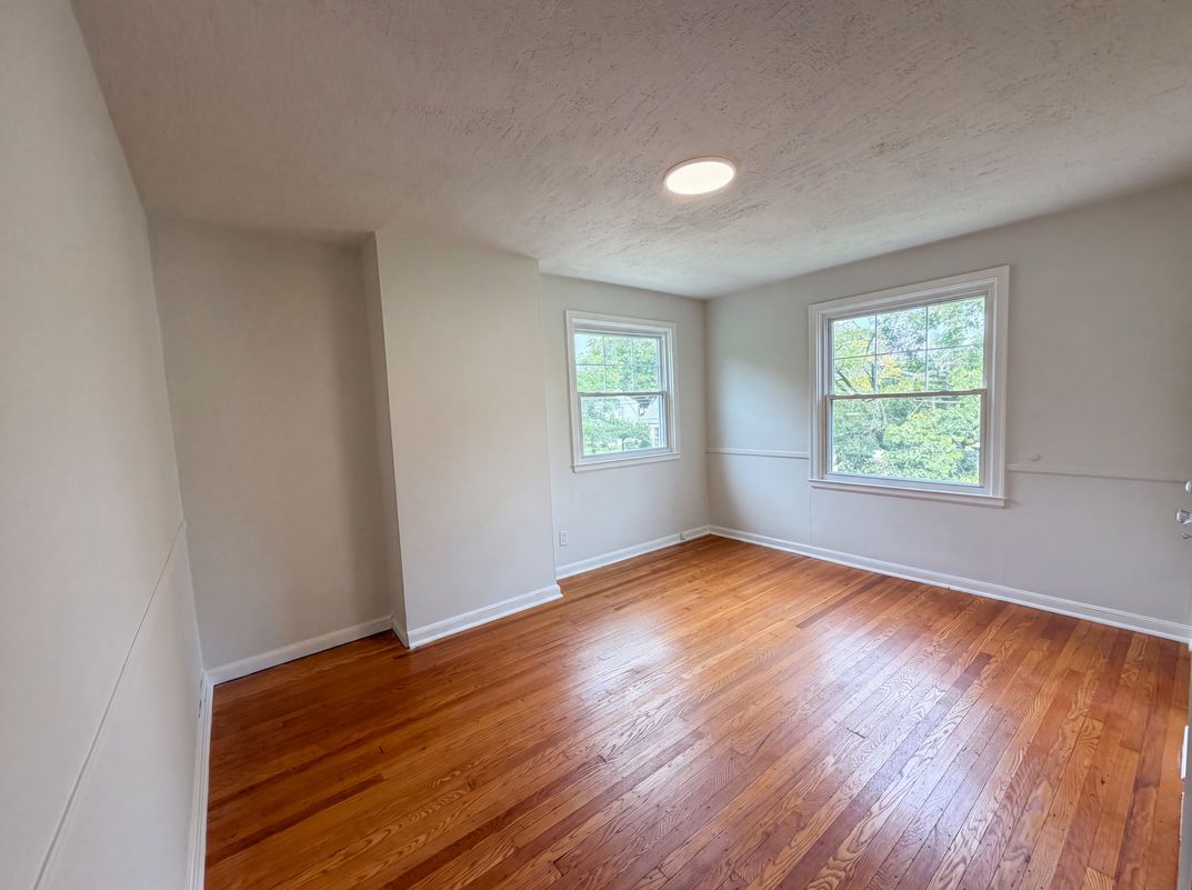 Photo 13 of 36 of 751 Grandon Ave, Columbus, OH