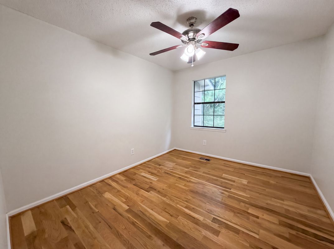 Photo 10 of 21 of 405 Annie Lee Rd, Trussville, AL