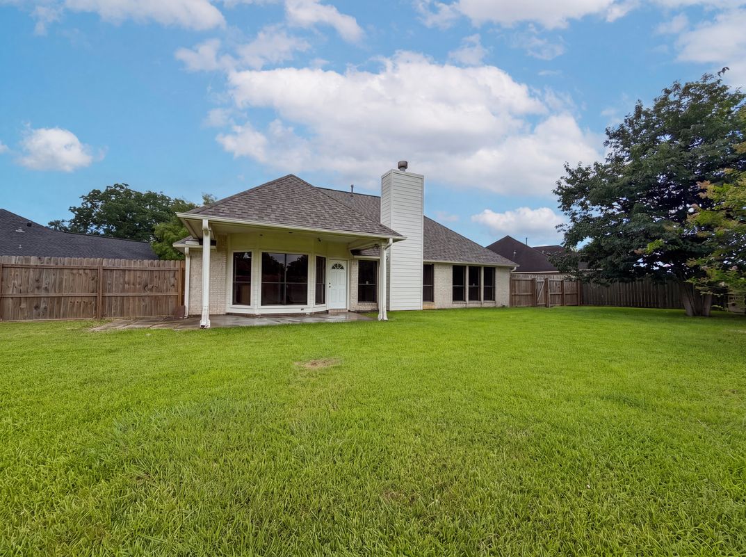 Photo 17 of 18 of 66 Tangerine Ct, Lake Jackson, TX