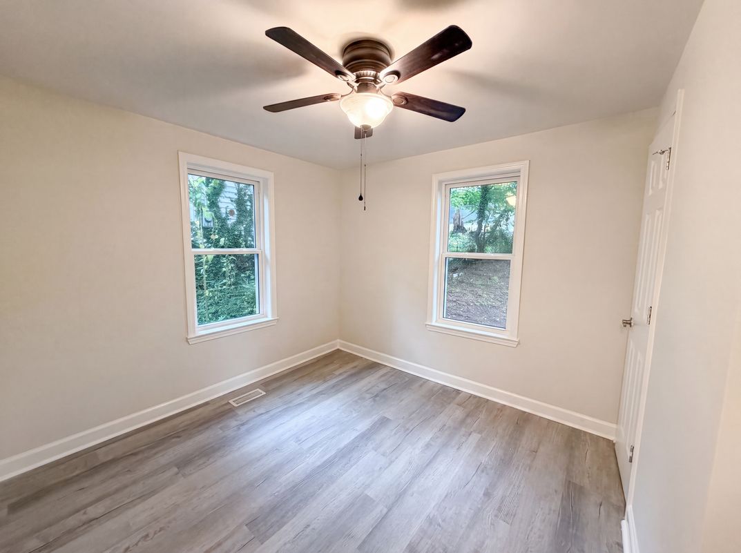Photo 7 of 17 of 511 Manigault St, Winnsboro, SC