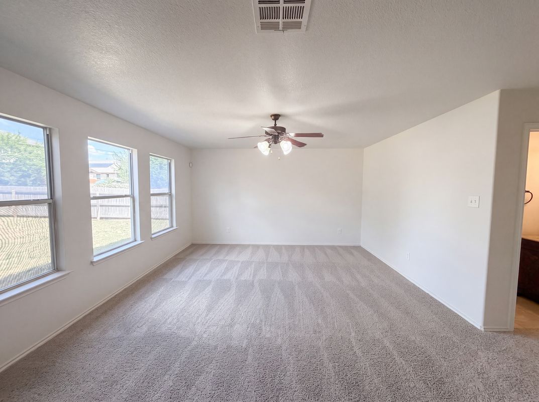 Photo 7 of 20 of 6805 Aquamarine Dr, Killeen, TX