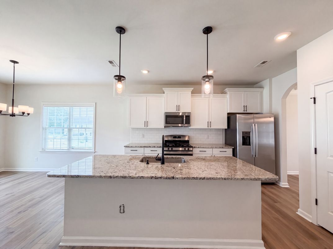 Photo 9 of 37 of 7463 Buckview Ct, Kernersville, NC