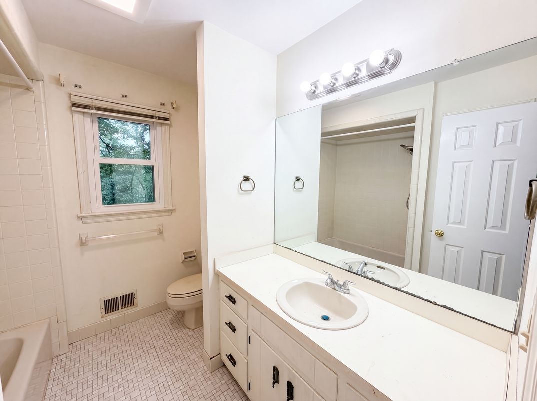 Photo 12 of 35 of 101 Wexford Way, Basking Ridge, NJ