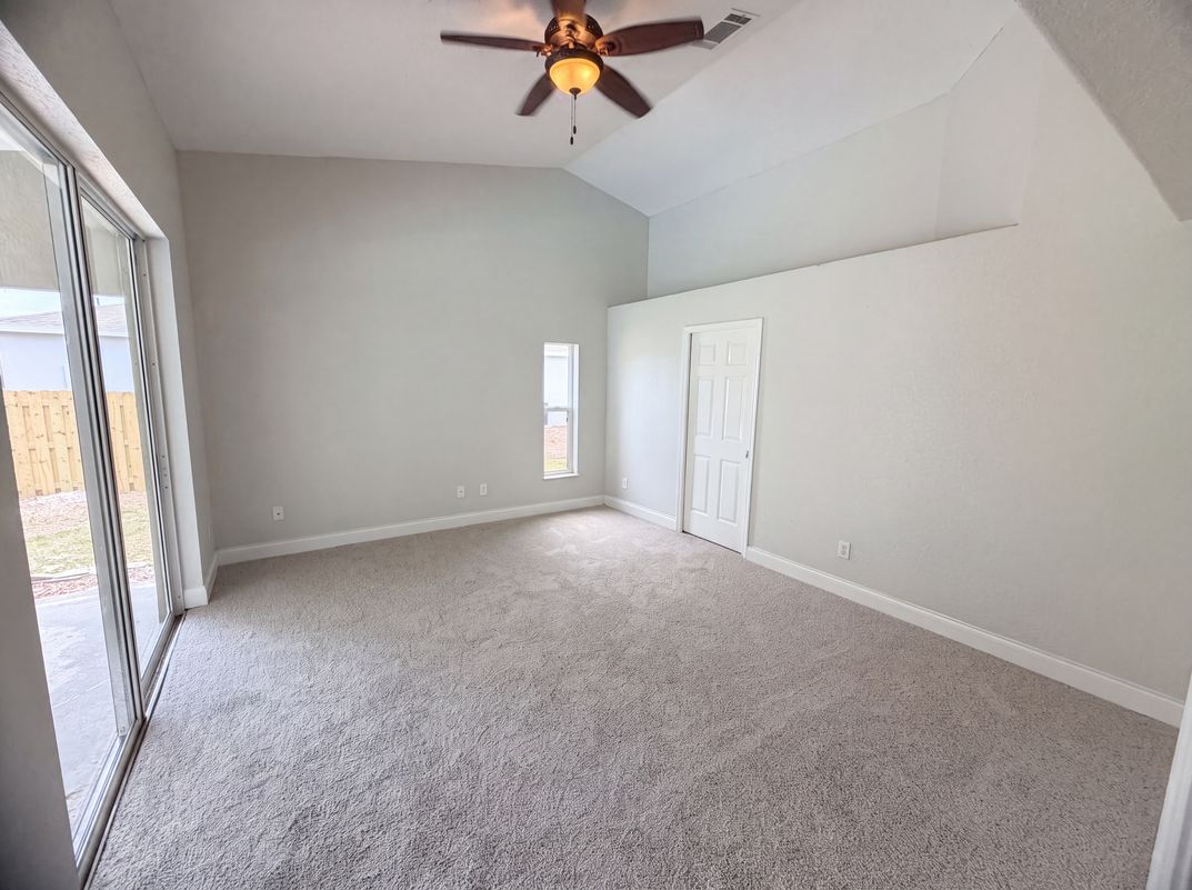 Photo 14 of 29 of 711 SE Celtic Ave, Port Saint Lucie, FL
