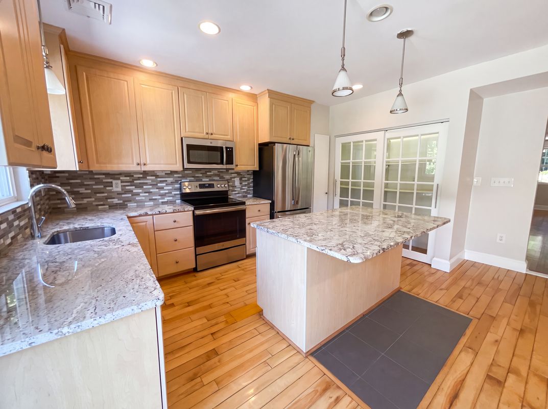 Photo 7 of 41 of 661 Main St, Millis, MA