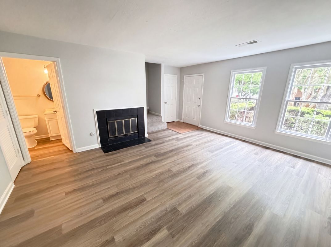Photo 9 of 19 of 237 Chads Ford Way, Roswell, GA