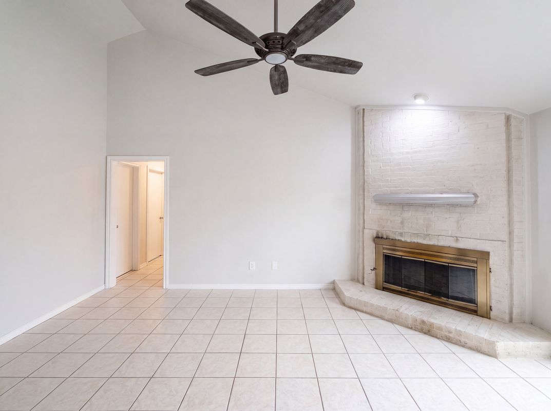 Photo 7 of 21 of 2604 Leo Dr, Garland, TX