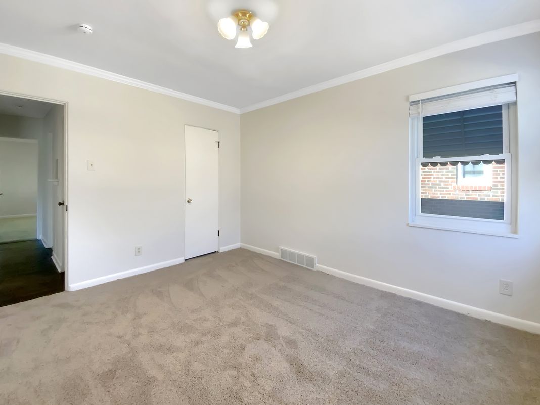 Photo 10 of 19 of 826 Catskill Dr, Saint Louis, MO