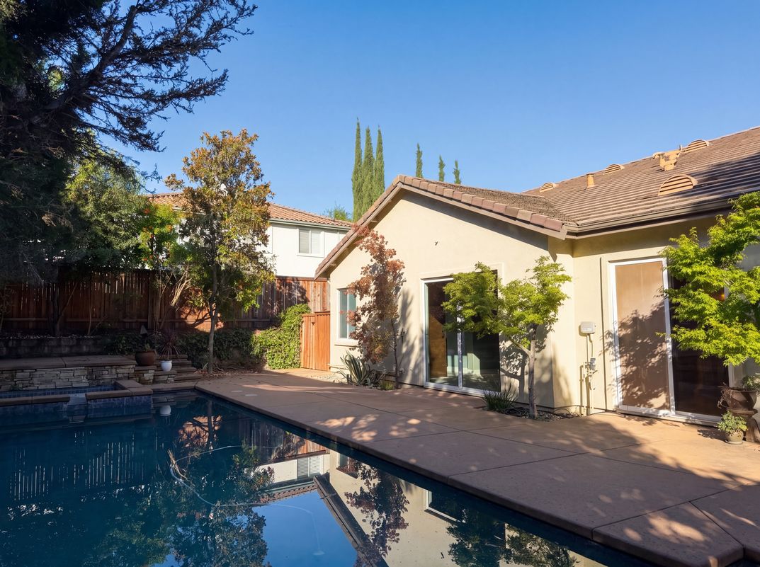 Photo 7 of 51 of 1401 Grey Owl Cir, Roseville, CA
