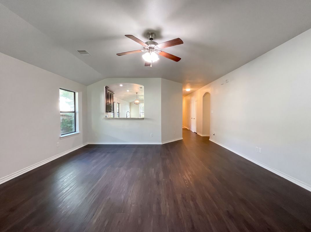 Photo 3 of 18 of 1603 Katydid Ct, Conroe, TX