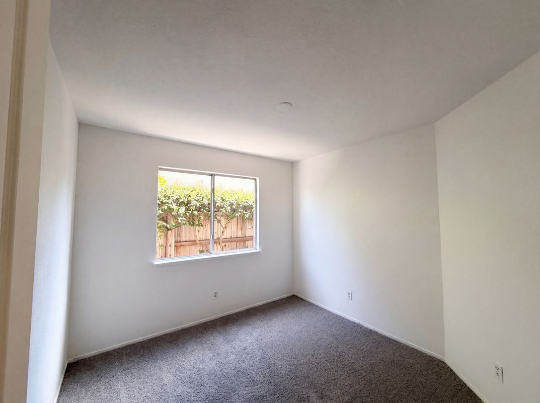 Photo 19 of 35 of 8027 Montevina Dr, Sacramento, CA