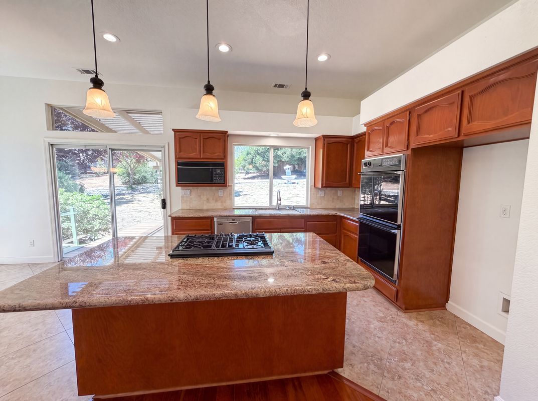 Photo 12 of 34 of 2503 Meredith Pl, El Dorado Hills, CA