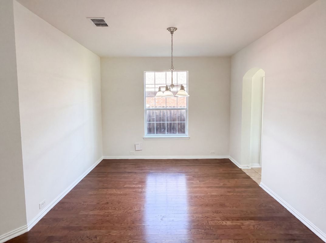 Photo 9 of 25 of 1421 Sparrow Dr, Little Elm, TX