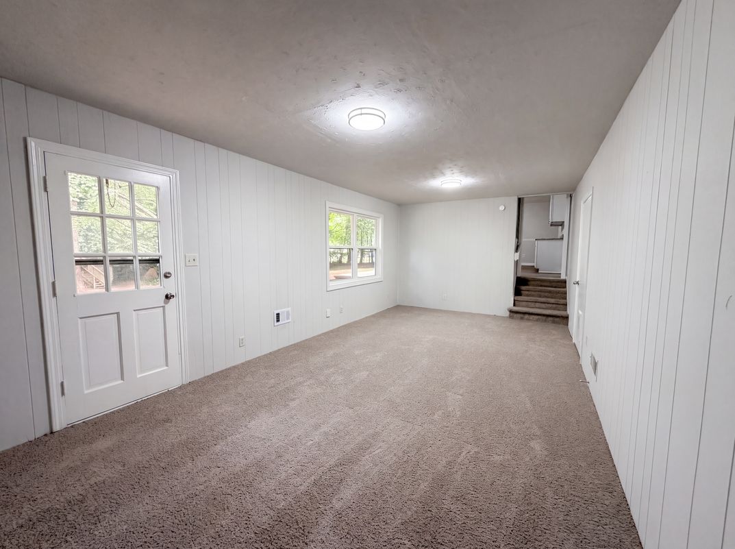 Photo 15 of 25 of 3691 Lavilla Dr, Powder Springs, GA