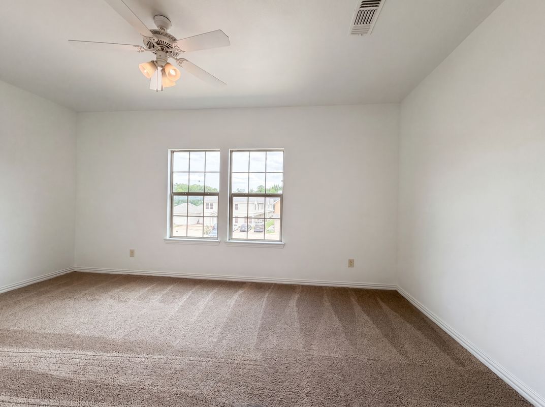 Photo 13 of 23 of 1524 Aldra Dr, Fort Worth, TX
